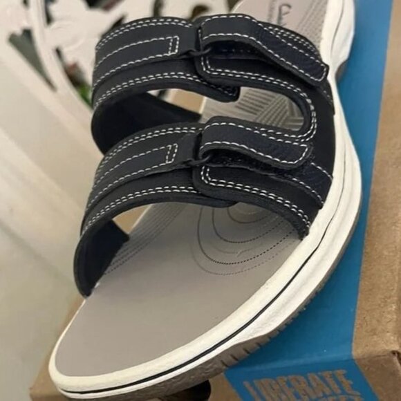 BRAND NEW Cloudsteppers Clarks blue sandals size 11 - Picture 3 of 6